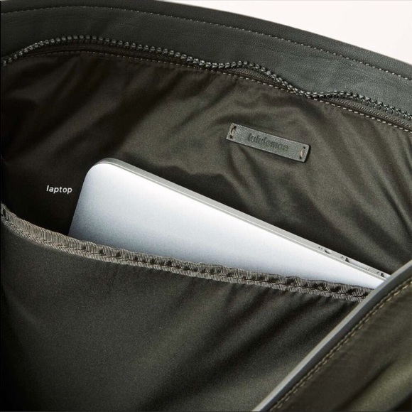 Lululemon All Set Hobo Bag - Picture 5 of 6